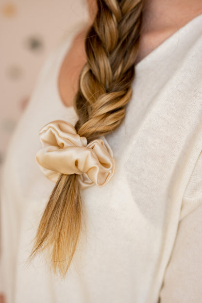 Svilena elastika za lase - zlata